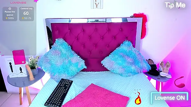 Snapshot of Samantha__F_W chatting on February 13, 2026, 9:48 pm Samantha F W online show from February 13, 2026, 9:48 pm