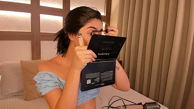 Snapshot of SarhaVega chatting on February 24, 2026, 12:39 pm SarhaVega online show from February 24, 2026, 12:39 pm