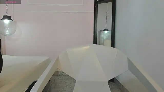 Izelevans online show from April 15, 2026, 10:54 am