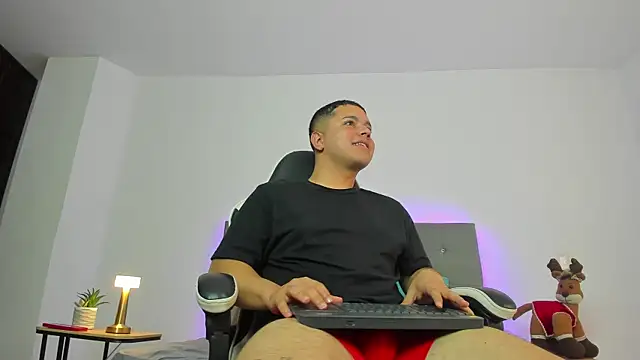 bry hill online show from November 25, 2025, 1:33 pm