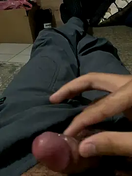 Snapshot of Zeher2 chatting on December 4, 2025, 7:46 pm Zeher2 online show from December 4, 2025, 7:46 pm