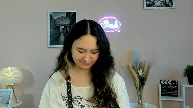 RebecaGarett online show from November 27, 2025, 5:19 am