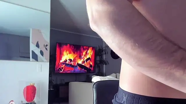 Valenthino Salvatore online show from April 5, 2026, 3:13 am