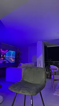 Valenthino Salvatore online show from December 15, 2025, 4:07 am