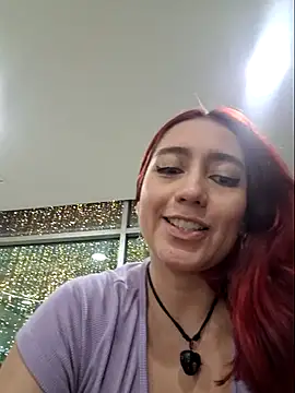 Snapshot of Eveeelyn25 chatting on November 25, 2025, 10:54 pm Eveeelyn25 online show from November 25, 2025, 10:54 pm