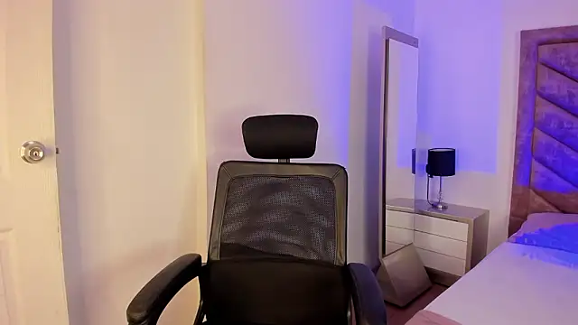 Snapshot of CleoColliva_ chatting on January 14, 2026, 3:54 am CleoColliva online show from January 14, 2026, 3:54 am