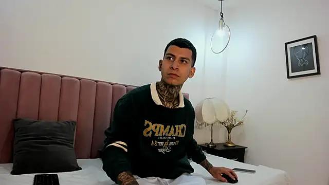 Andrew sanders68 online show from December 20, 2025, 3:20 am