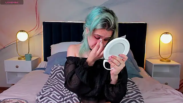 LiraBelle online show from March 6, 2026, 3:01 am