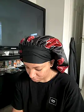 pluto2m00n online show from November 22, 2025, 4:28 pm