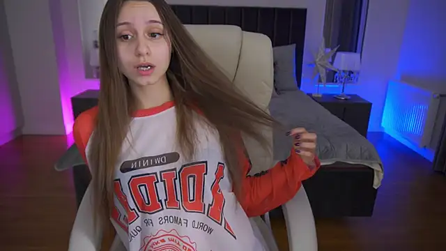 TinyNatalie online show from February 17, 2026, 3:26 am