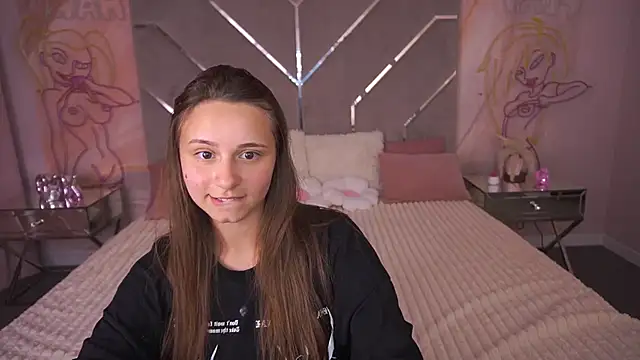 Snapshot of TinyNatalie chatting on July 16, 2026, 3:42 pm TinyNatalie online show from July 16, 2026, 3:42 pm