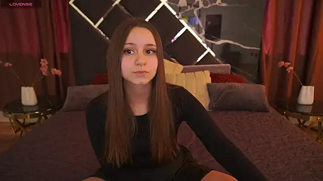 TinyNatalie online show from April 2, 2026, 1:07 pm