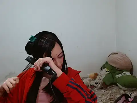 Snapshot of candystream chatting on December 4, 2025, 5:06 am candystream online show from December 4, 2025, 5:06 am