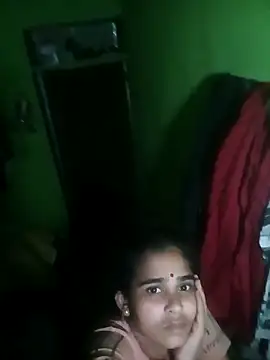 Snapshot of Hot_srei chatting on November 28, 2025, 3:45 pm Hot srei online show from November 28, 2025, 3:45 pm