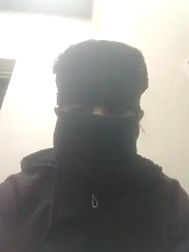 Qxriya online show from November 26, 2025, 5:13 pm