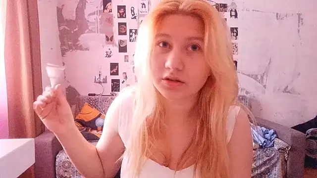 BirgitLanghorn online show from November 24, 2025, 10:37 am