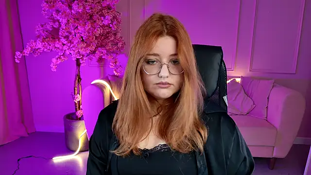 StaceyJensen online show from November 24, 2025, 5:29 am