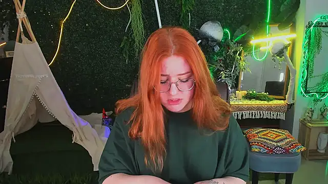 StaceyJensen online show from December 3, 2025, 5:41 am