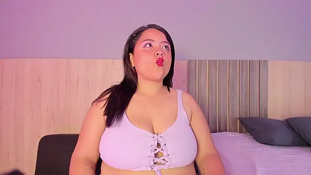 Kiara17  online show from November 24, 2025, 11:43 am