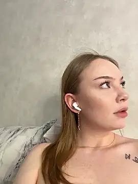 feral  berryss online show from December 1, 2025, 3:13 pm