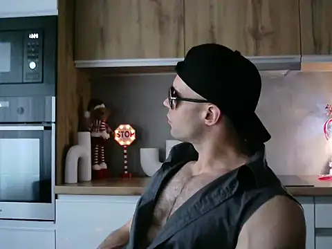 ScottBarlow online show from December 2, 2025, 12:29 pm