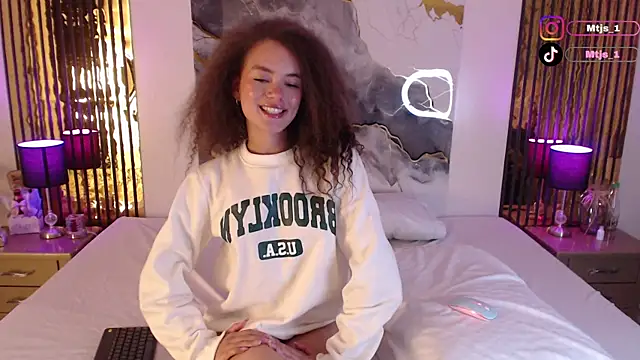 MiticaBrennet  online show from April 10, 2026, 4:41 am