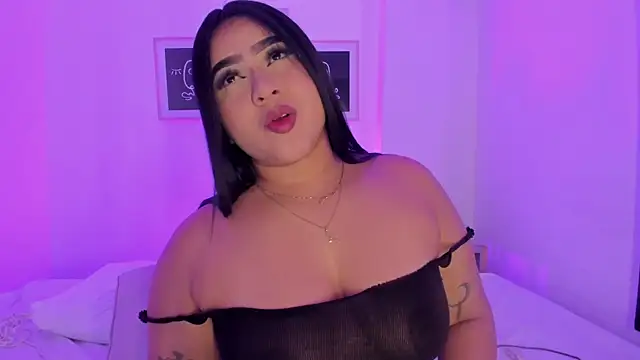 Snapshot of alejandrarojas_ chatting on April 24, 2026, 12:40 pm alejandrarojas online show from April 24, 2026, 12:40 pm