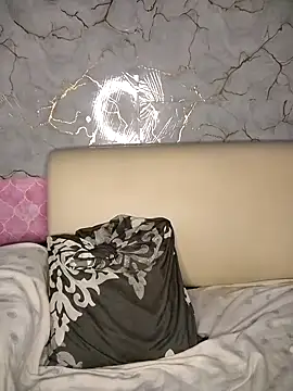 KiaracCastilo online show from November 26, 2025, 7:47 pm