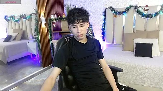 kaelwolf tay online show from November 24, 2025, 7:36 pm