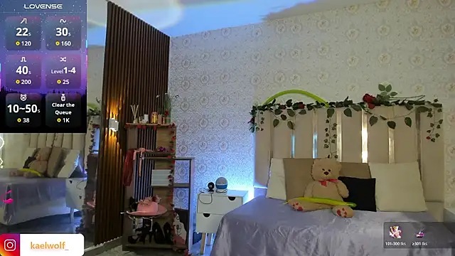 kaelwolf tay online show from February 11, 2026, 7:25 pm