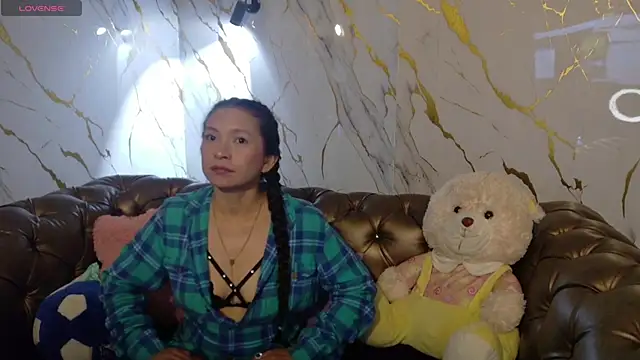 Cloe16  online show from December 14, 2025, 2:40 am