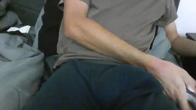 latinman7944 online show from April 19, 2026, 6:47 am