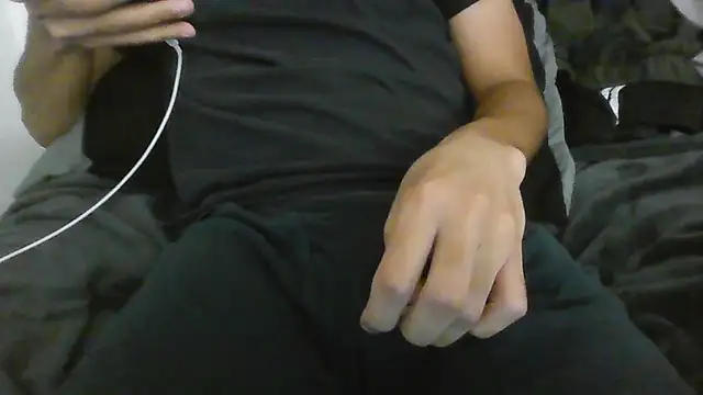 Snapshot of latinman7944 chatting on November 27, 2025, 7:42 am latinman7944 online show from November 27, 2025, 7:42 am