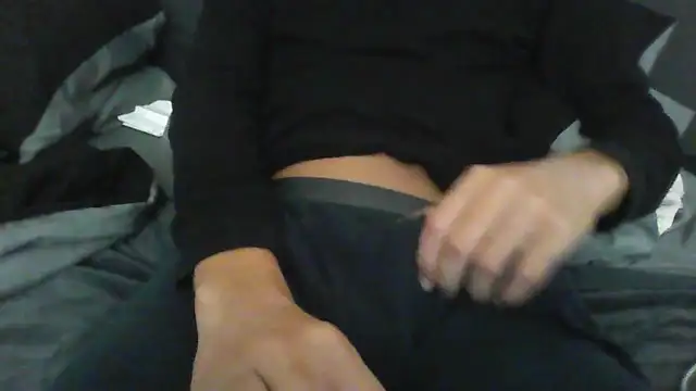 latinman7944 online show from March 12, 2026, 7:23 am