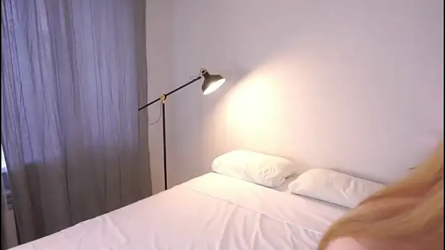 HelenSprintty  online show from November 26, 2025, 11:21 am