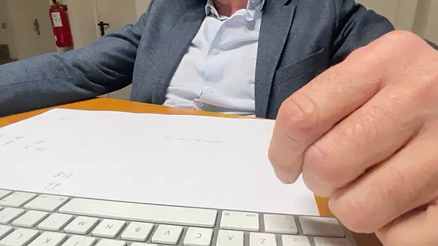 SimonZydar online show from November 27, 2025, 4:18 pm