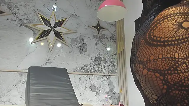 ZoeCollin online show from February 9, 2026, 7:23 pm