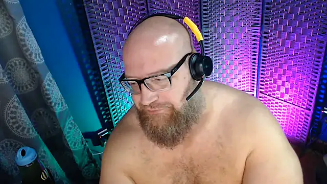 Snapshot of BigBearforCuddles chatting on July 7, 2026, 2:36 am BigBearforCuddles online show from July 7, 2026, 2:36 am