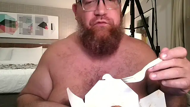 Snapshot of BigBearforCuddles chatting on July 4, 2026, 3:35 am BigBearforCuddles online show from July 4, 2026, 3:35 am