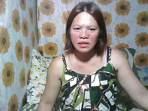 Smilinglovely online show from March 24, 2026, 9:42 am