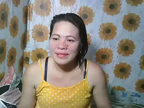 Smilinglovely online show from March 1, 2026, 6:46 am