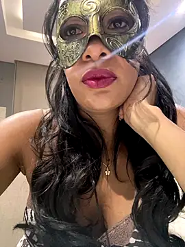 LunnaMaska online show from December 21, 2025, 4:14 am