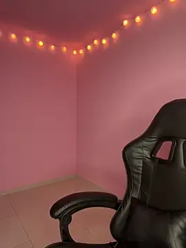 Davne  online show from December 19, 2025, 10:56 pm