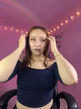 Davne  online show from May 13, 2026, 11:01 pm
