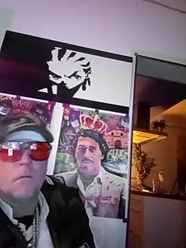 Davyjohnes online show from November 23, 2025, 11:37 pm