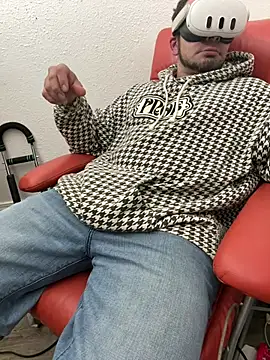 2addictivelyhorny online show from February 22, 2026, 7:11 am