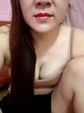 Snapshot of Lily-ross22 chatting on July 17, 2026, 7:38 am Lily-ross22 online show from July 17, 2026, 7:38 am