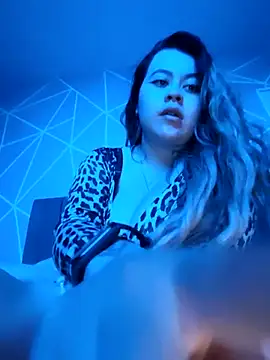 Reynpau19 online show from November 25, 2025, 4:13 am