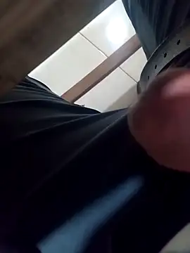 LovelyHughes online show from February 11, 2026, 10:20 pm