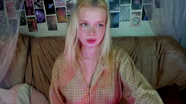 AlysaMeow online show from July 3, 2026, 1:28 pm